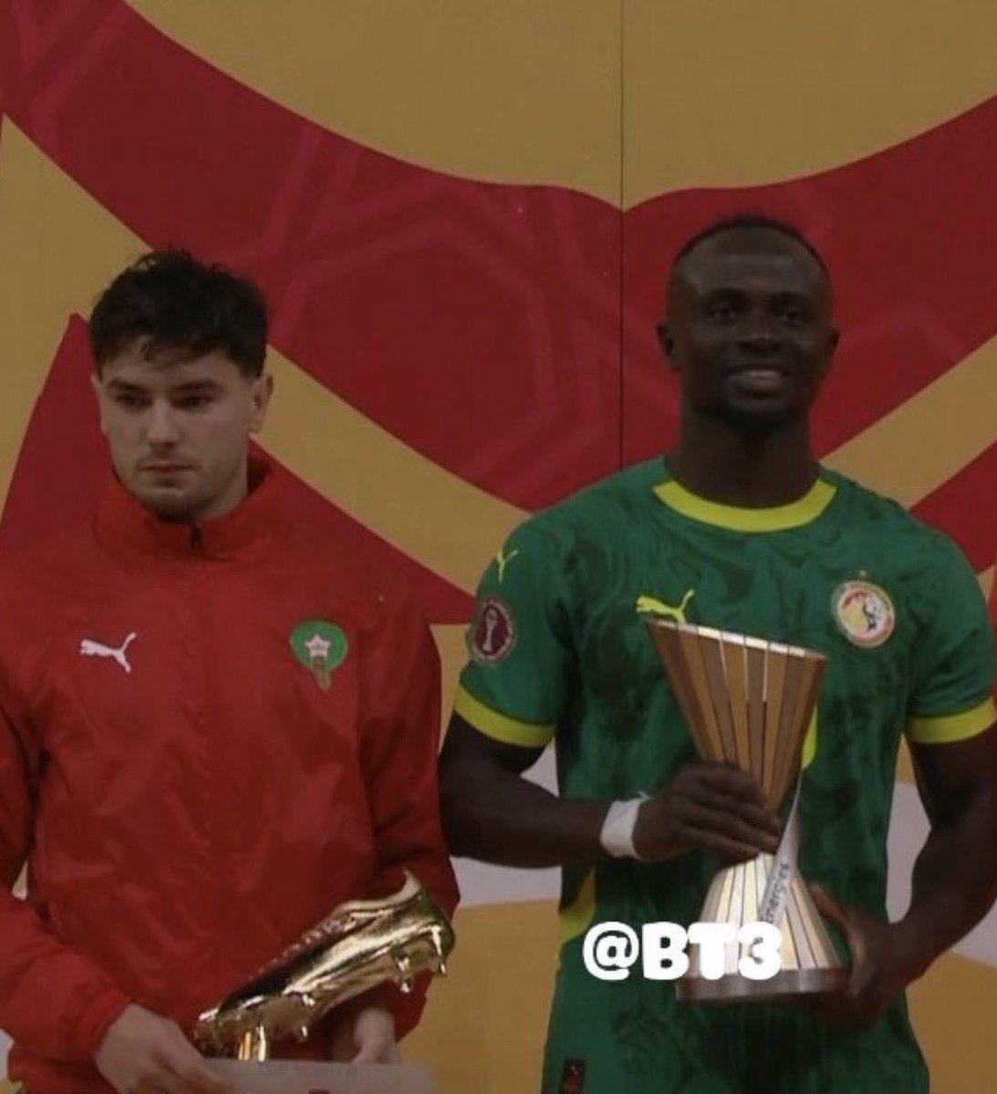 RedDevilRhys's tweet image. Probably one of the funniest pictures ever taken in all of human history