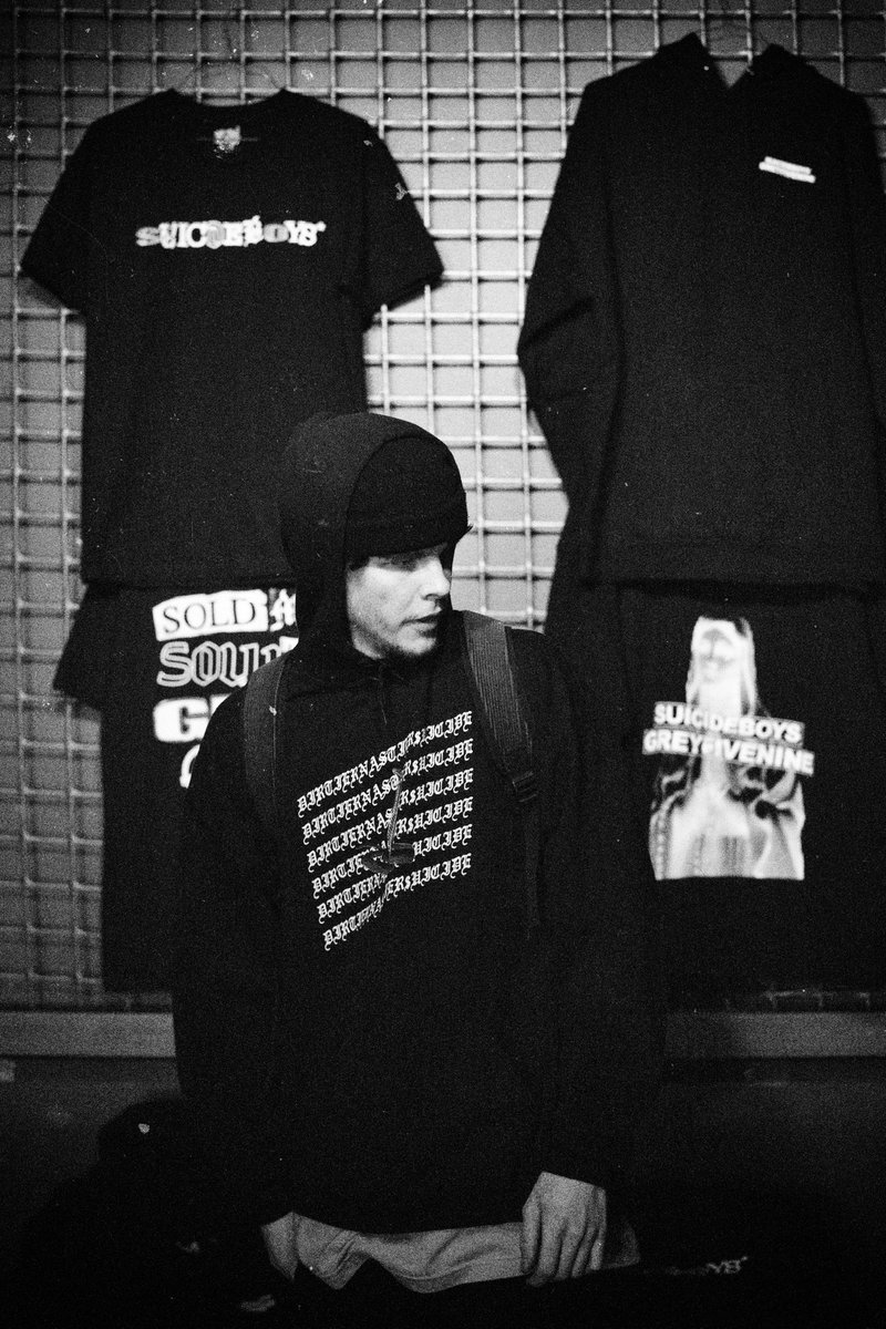 logan (@slayamurk) on Twitter photo 