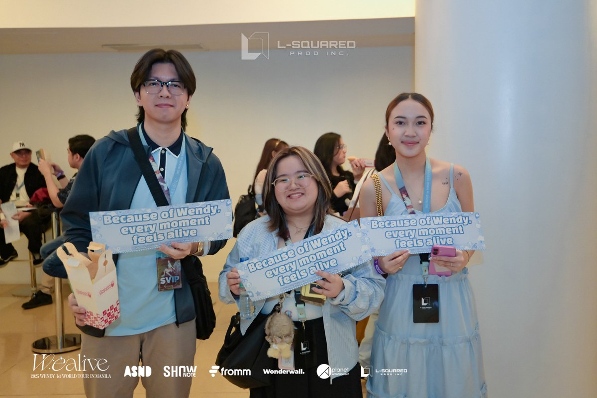 LSquaredProdPH's tweet image. 𝐓𝐡𝐞 𝐜𝐫𝐨𝐰𝐝, 𝐭𝐡𝐞 𝐥𝐢𝐠𝐡𝐭𝐬, 𝐭𝐡𝐞 𝐥𝐨𝐯𝐞 — 𝐖𝐚𝐥𝐚𝐧𝐠 𝐇𝐮𝐡𝐮𝐰𝐞𝐢! 💙

Truly an evening filled with voices, emotions, and memories we’ll carry forever with WENDY. 🎶

From every sing-along to every cheer, Manila’s love echoed through the venue — a moment where…