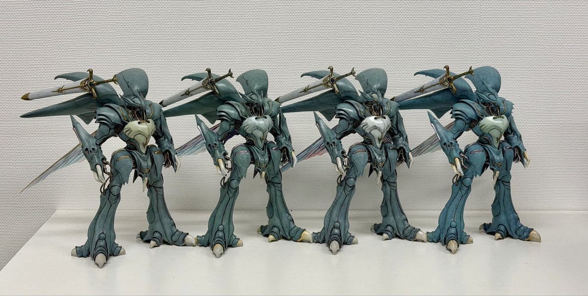 「清水圭にオレはなるッ‼️その10」PLAMAXヴェルヴィン彩色実験4体目完成✅思う色味に近付けるべくそれまでの作例を一切見ずに調色、今朝初めて並べてみた。コレまでで1番イメージしていた色味に近い塗り上がりになったと思う。このエクササイズ、まだまだ続けます♪♫＃PLAMAX ＃清水圭 ＃ヴェルヴィン