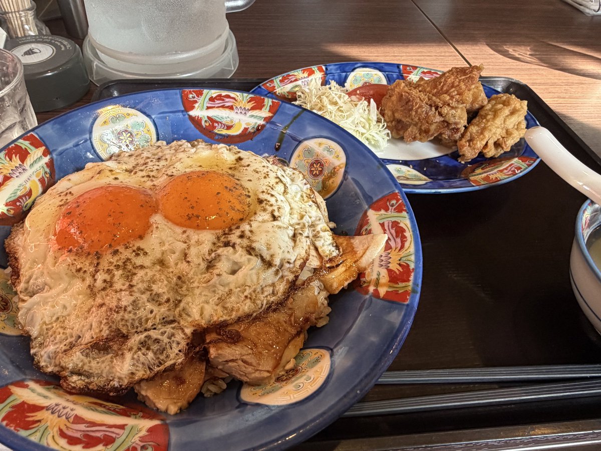 InvisibleBorder's tweet image. 今治を代表する焼豚玉子飯、これがねまた美味いんだわ(´,,•﹃•,,｀)ｼﾞｭﾙ🩵

濃いめの味付けが食欲をそそるんだわさ！

ふたつ並んだ半熟卵……間違ってもソーセージをトッピングしてネオアームストロングサイクロンジェットアームストロング砲とかにしてはいけません！w

(2026年1月16日に収録)