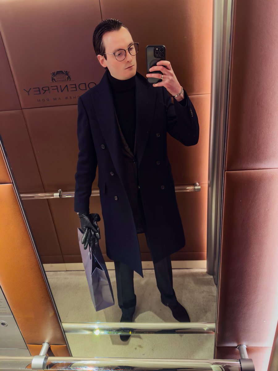 ⚜️ Suited Master ⚜️ tweet media