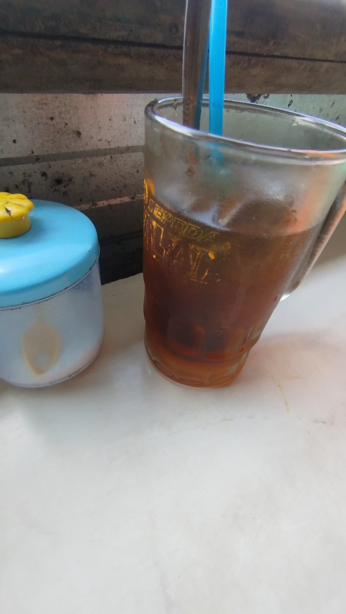 Soto Banjar Murah Meriah 
Lok : Jakal KM 15 Utara UII 
Harga : 
- Soto 8 Ribu 
- Es Teh 3 Ribu 
- Gorengan 1 Seribuan 

Rasa enak , Seger Posri banyak