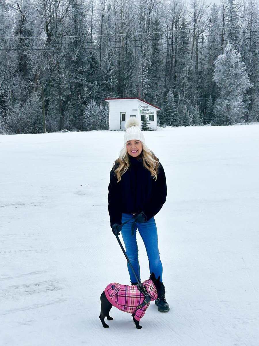 “Snow was falling, so much like stars filling the dark trees that one could easily imagine its reason for being was nothing more than prettiness.” ~Mary Oliver

❄️Search for beauty in creation, play in the cold, embrace the season. 
#snowfun #iwentlookingforbeauty