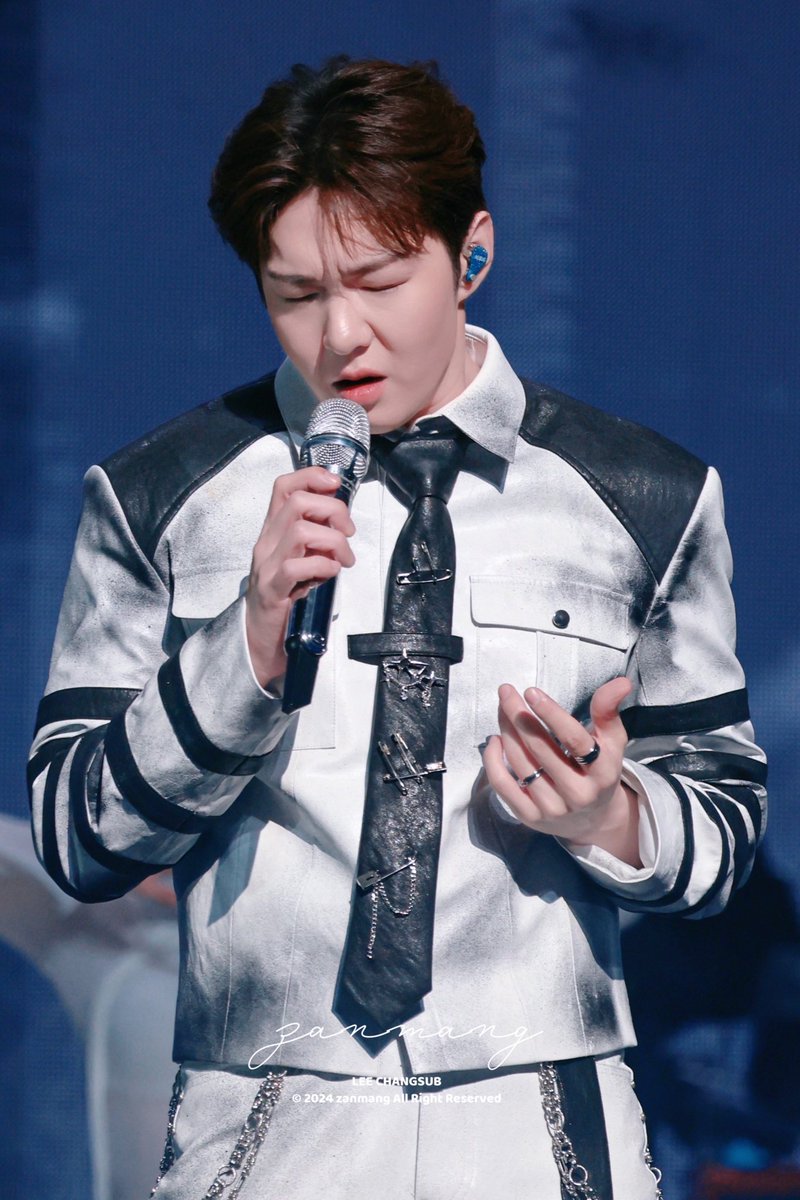 zanmang_e's tweet photo. 260117 이창섭 단독 콘서트 [End And] _ 부산

#이창섭 #LEECHANGSUB
#이창섭콘서트 #End_And https://t.co/xrZ3r2N4TZ