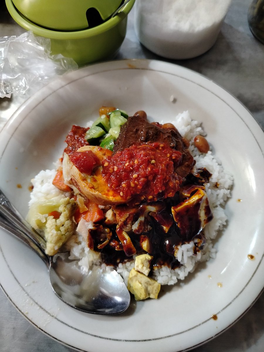 t5iting's tweet image. Nasi rames pertama di tahun 2026