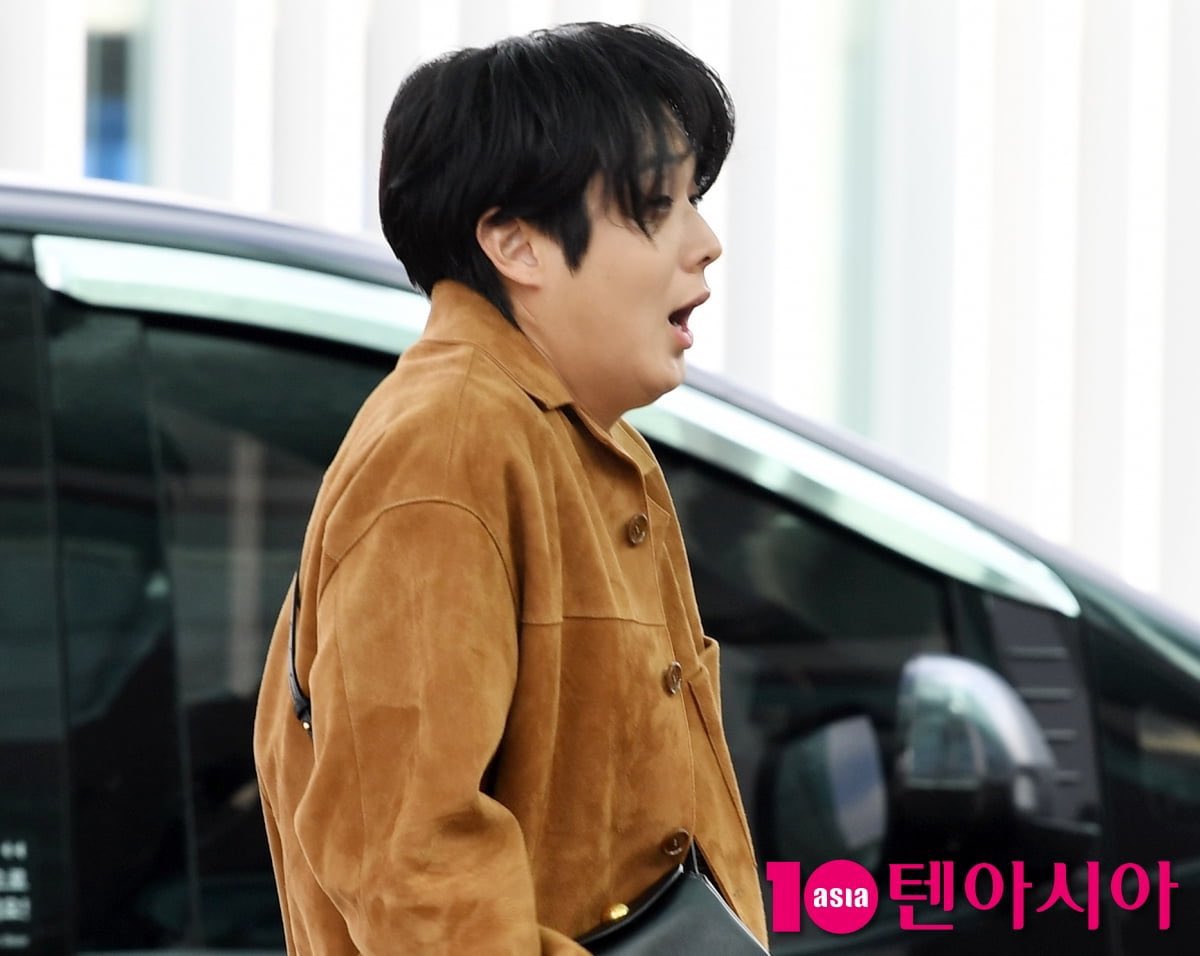 C_C_K_K_drama's tweet image. 車から降りたら寒くてびっくりしちゃったウシク可愛い