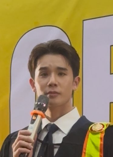 ในโควทครึ่งนึงมีแต่บอกว่าป๊าจิมหน้าเหมือนเชี่ยน5555555555555