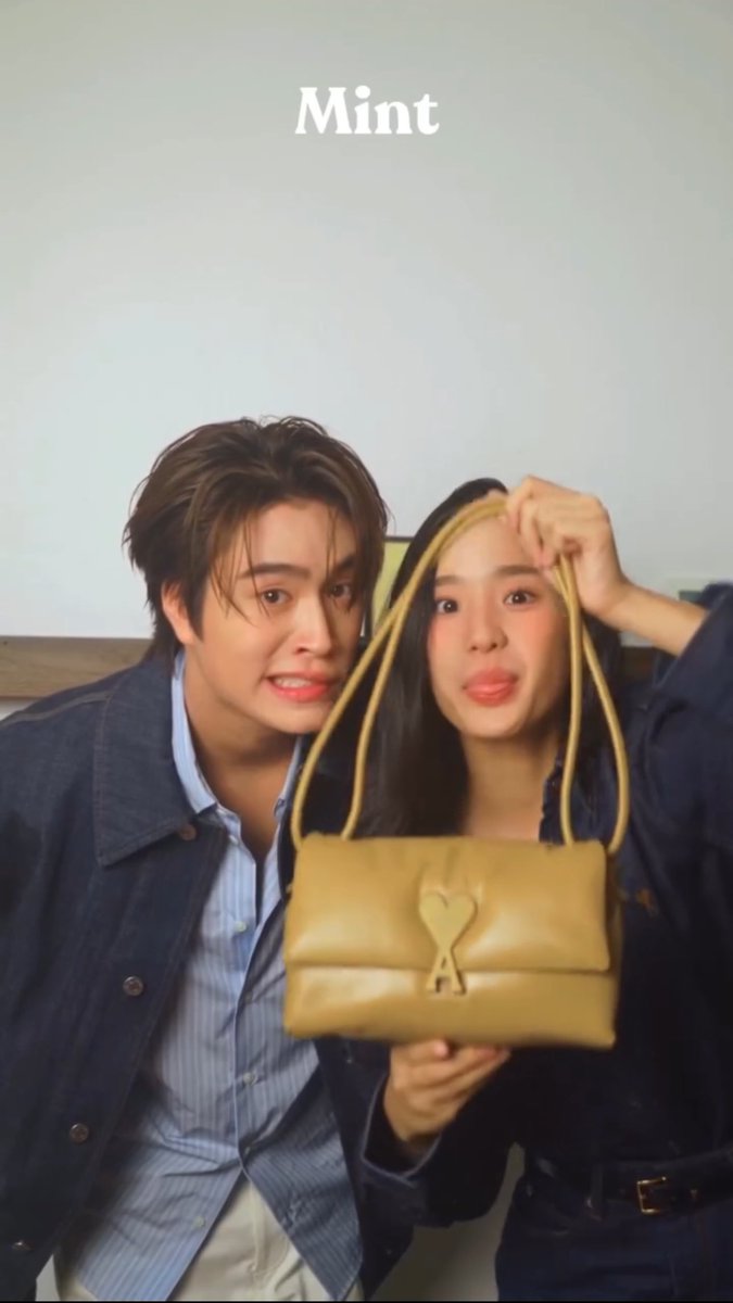 GeminiHome_TH's tweet image. กับพี่สาวคนสวยทั้งสองคนน่ารักมากก😳

#AmiParis
#AmiSS26
#Gemini_NT #เจมีไนน์