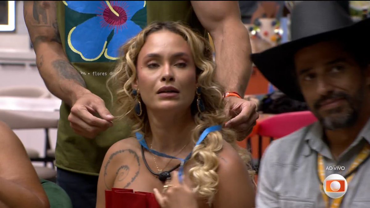 SeriesBrasil's tweet image. JOGADORA! Chaiany diz que o jogo de Sarah é andar pela casa e a chama de articulada. #BBB26