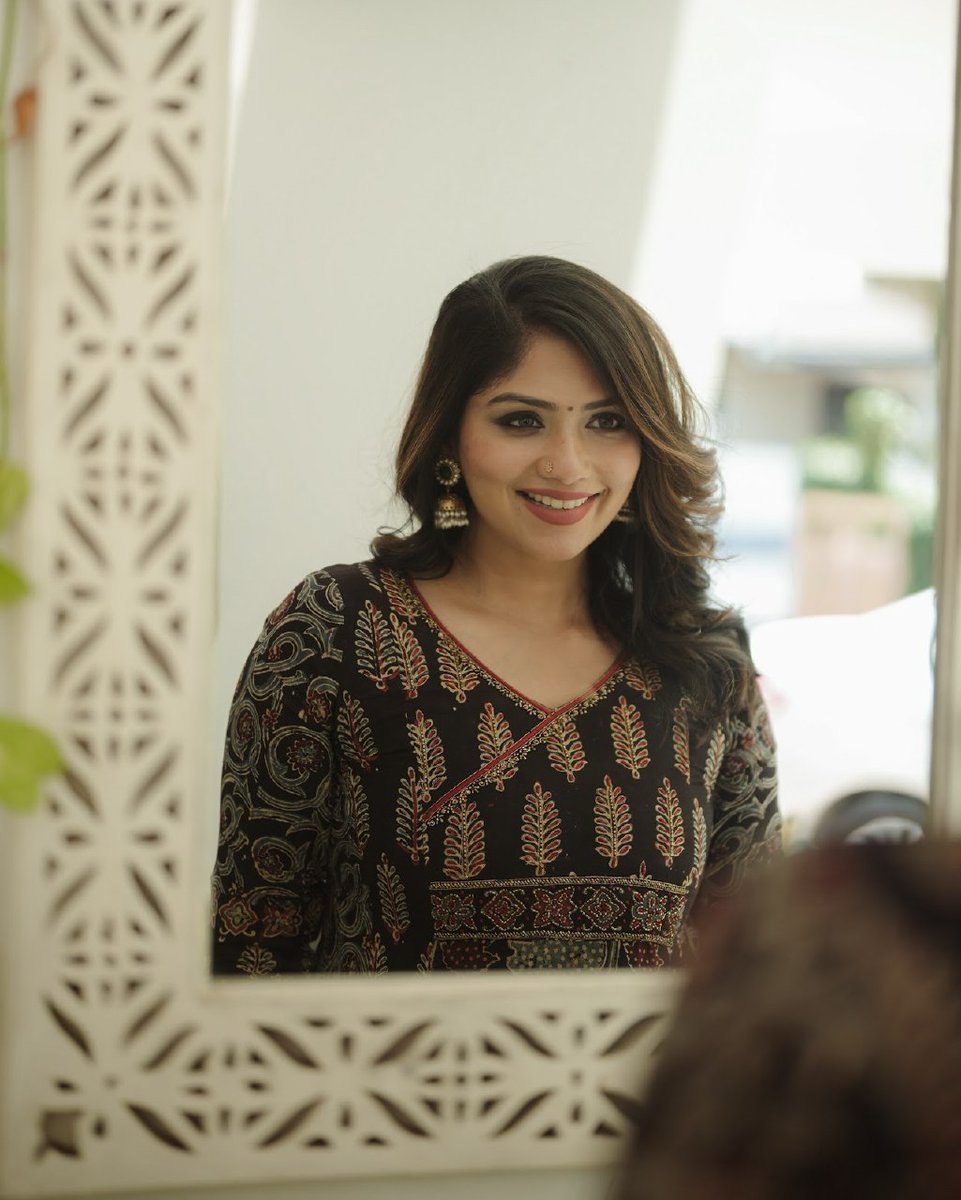 saanviveenth's tweet photo. Wearing a beautiful anarkalis 🖤🛍️
#BlackAnarkali #EleganceInBlack #TimelessEthnic #DesiGrace #EthnicWearLove #AnarkaliStyle https://t.co/aKSCIfuV39