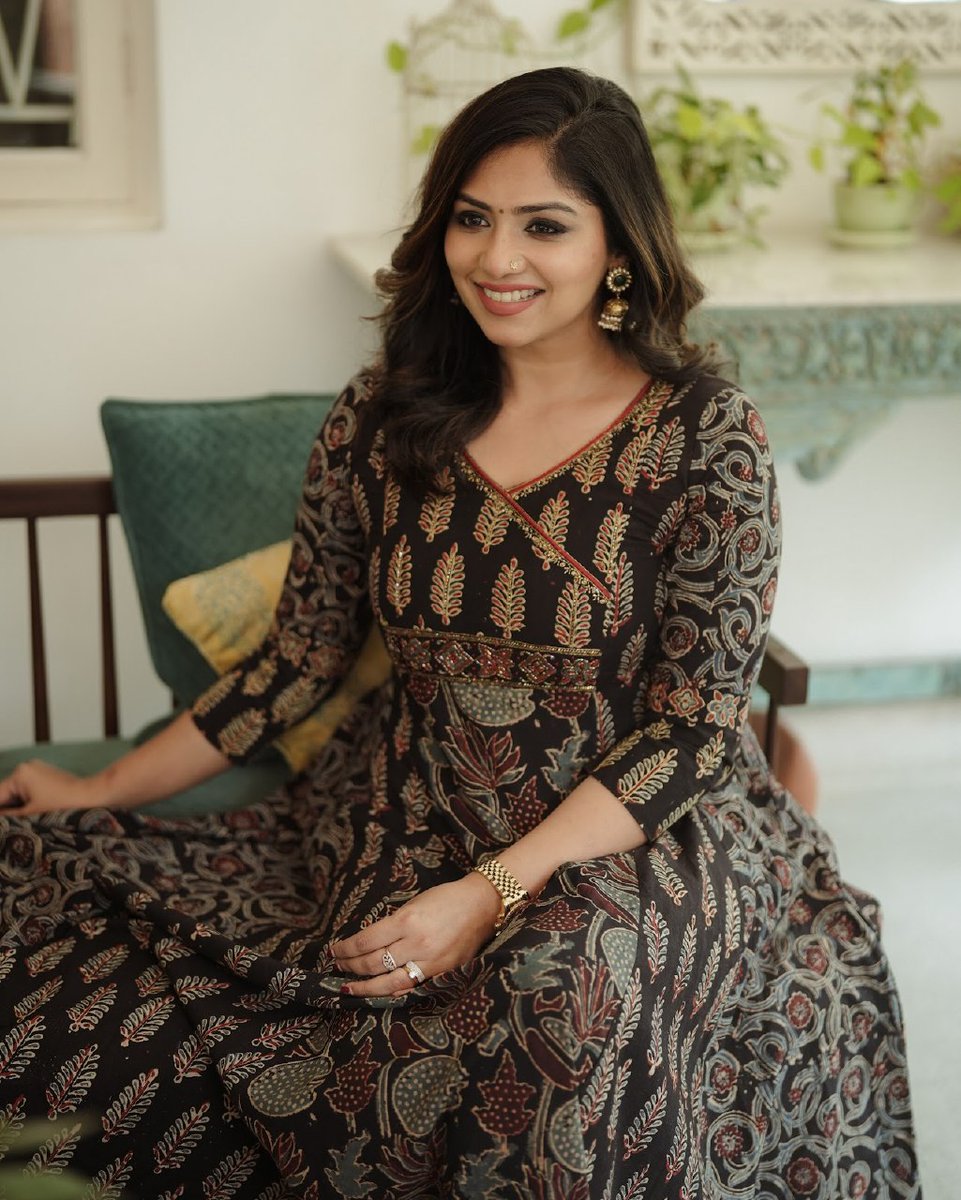 saanviveenth's tweet photo. Wearing a beautiful anarkalis 🖤🛍️
#BlackAnarkali #EleganceInBlack #TimelessEthnic #DesiGrace #EthnicWearLove #AnarkaliStyle https://t.co/aKSCIfuV39