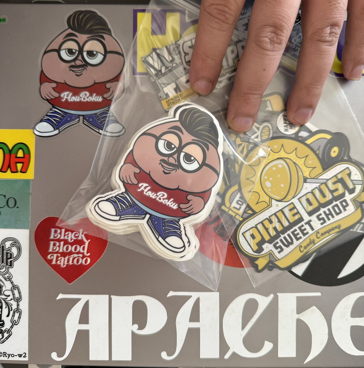 きちゃー‼️‼️‼️‼️

ステッカー出来ました👏👏👏
欲しい方いればあげますw
欲しい人いるんか？🤣🤣

一応条件としては
・YouTubeチャンネル登録してる人
(自分の登録チャンネルを非表示にするのチェック✅を外してください。確認のため
)
・Ｘフォローしてくれてる人
上記が条件です！