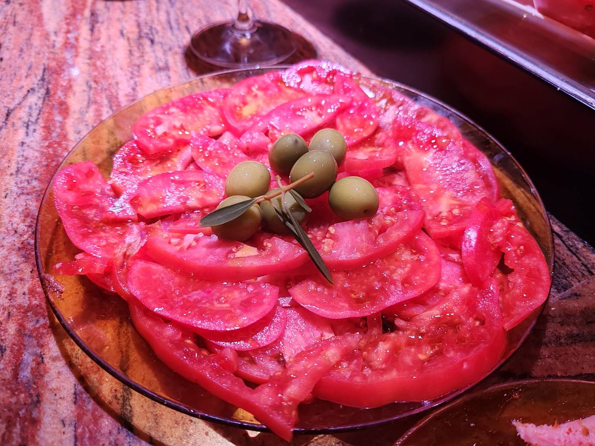 LasagnaCat9's tweet photo. 🍅 https://t.co/EH2ECxuru0