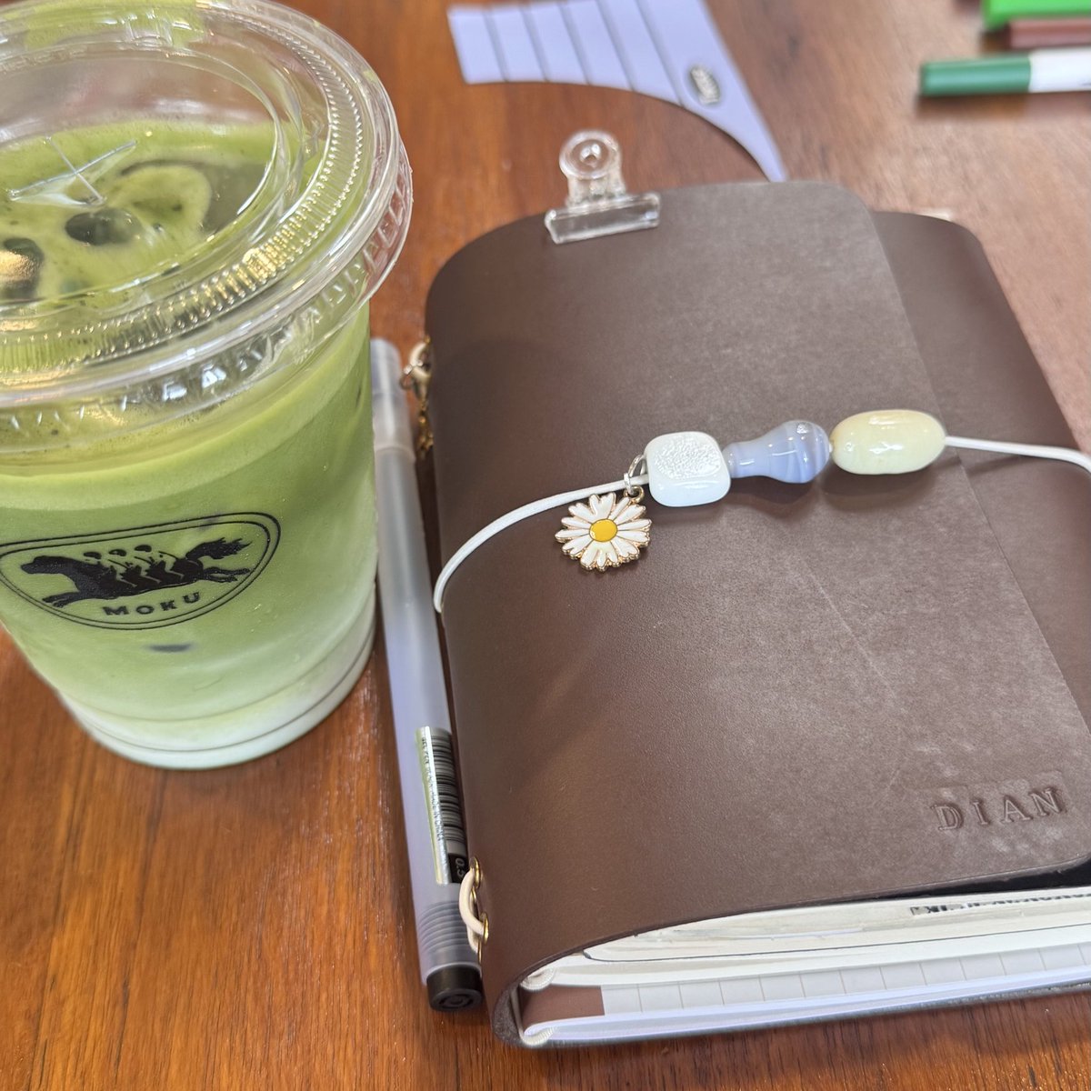 silhouitte's tweet image. Journaling is a must, bisa ngilangin stres (for me)