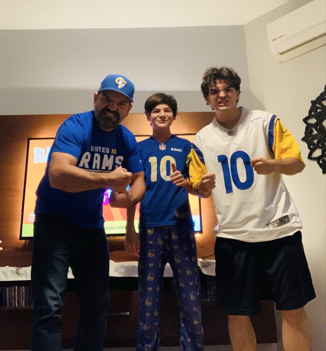 Vaaaamos RAMs!! #NFLenTelivisa 🏈