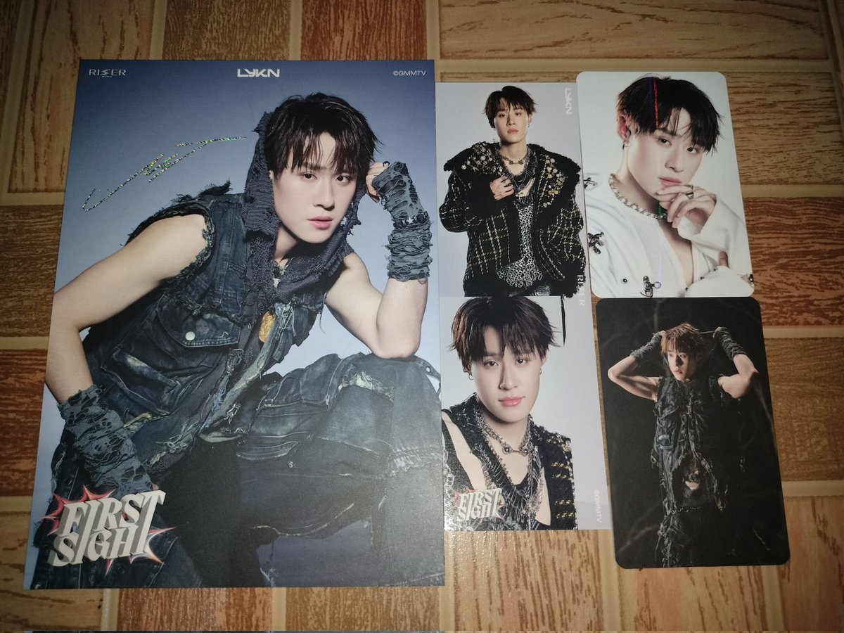 lineage_yy's tweet image. ปล่อยเซต FIRSTSIGHT LYKN
โปสรวม 120
เซตฮง 150 (การ์ด+strip)
เซจวล. 150 (การ์ด+strip)
เซตนัท 400 (ครบเซต)
เซตตุ้ย 350 (ครบเซต)
เซตเลโก้ 350 (ครบเซต)
ใครยังหาอยู่ DM มาได้เลยค่ะ
ค่าส่ง40บาท 

#LYKNDuskAndDawnConcert #FIRSTSIGHT #LYKN #ตลาดนัดlykn #ตลาดนัดgmmtv #ตลาดนัดgmm