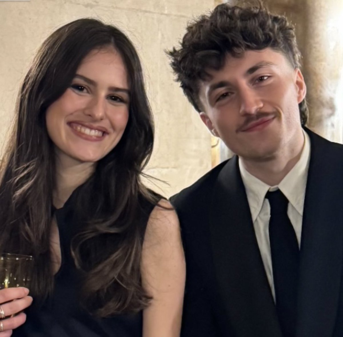loverslv_'s tweet photo. On en parle ou pas de la beauté de Jeanne et Léo? 🫠 https://t.co/3c3flQZtZ9