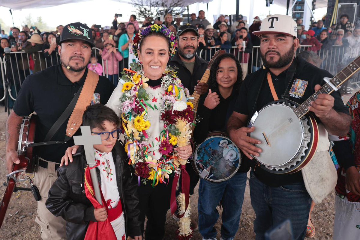 SinLinea_Mx's tweet image. 🔴 #Sheinbaum (@Claudiashein) presentó el Plan de justicia para pueblos de #Guanajuato y #Querétaro en San Miguel de Allende | Mejores momentos en fotos 📸❤️🇲🇽