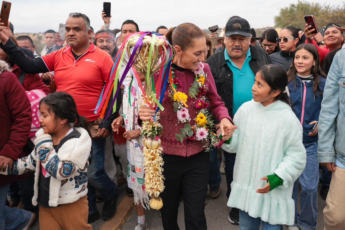 SinLinea_Mx's tweet image. 🔴 #Sheinbaum (@Claudiashein) presentó el Plan de justicia para pueblos de #Guanajuato y #Querétaro en San Miguel de Allende | Mejores momentos en fotos 📸❤️🇲🇽