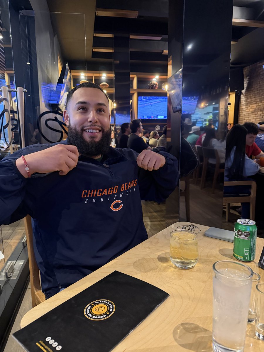 micaaees's tweet photo. @FOXImpactoNFL #BEARSNATION de Chicago hasta Jalisco!! 🐻  
#bearsdown #WiredIn https://t.co/hc51TQxzW4