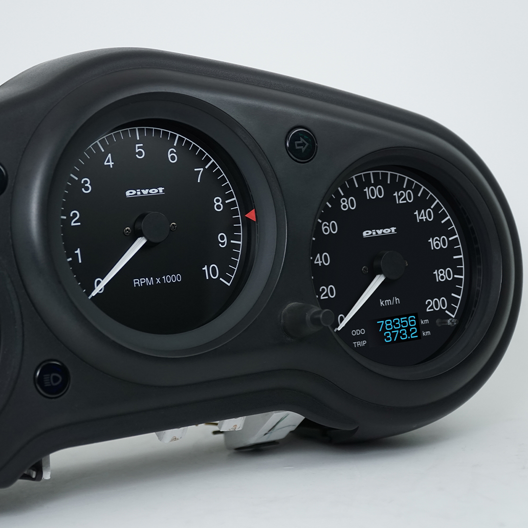pivotjp's tweet image. HONDA BEATの純正メーターを開発中のR GAUGE-80のスピードとタコメーターに加工交換。

#ピボット #pivotjp #ホンダビート #HONDABEAT #PP1 #ハコスカ #s30 #510ブルーバード #AE86 #レビン #ロードスター #NA8 #NA6 #サニー #シビック #EG4 #EG6 #RX7 #fc3s #fd3s #コペン #l880k #ジムニー #JB23