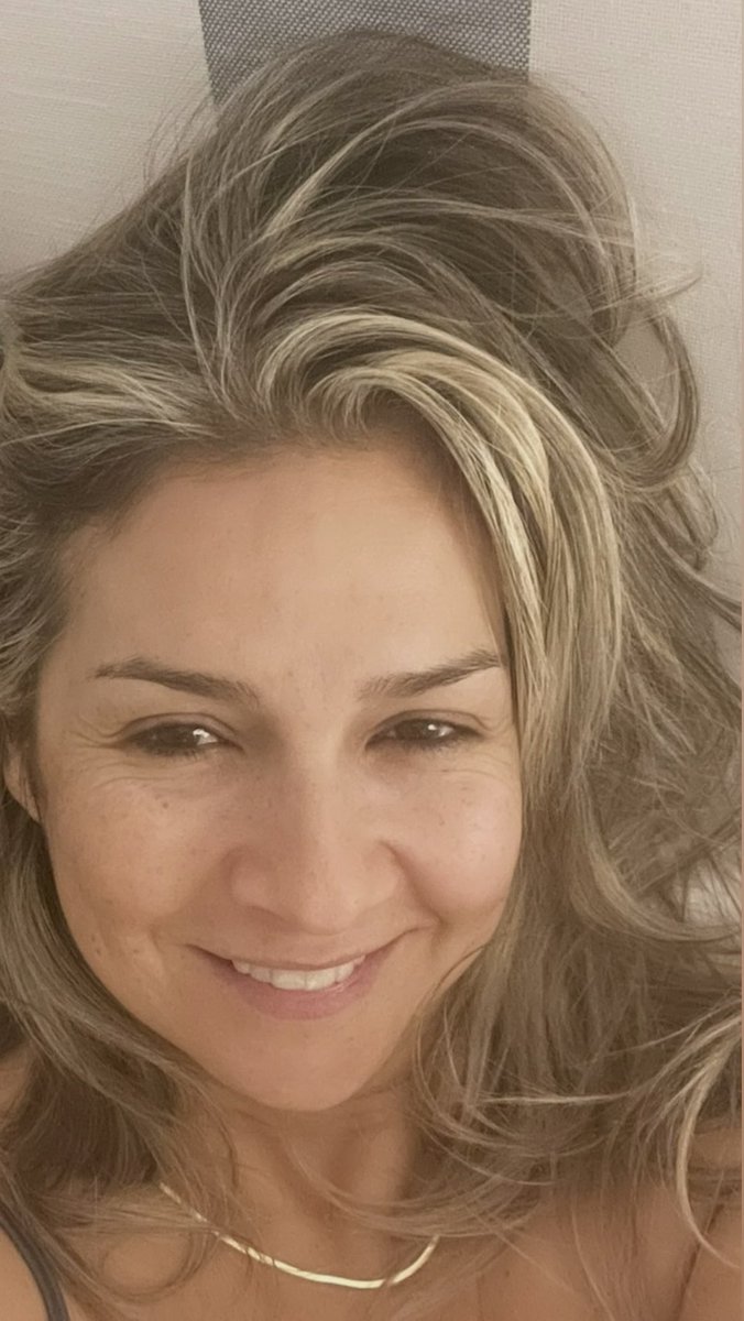 VickyDavilaH's tweet image. #LaGranConsulta 
Yo le pido a Dios que me dé la fuerza para seguir esta lucha por Colombia, siempre con FIRMEZA y DECENCIA. Los colombianos tienen la palabra el próximo 8 de marzo.