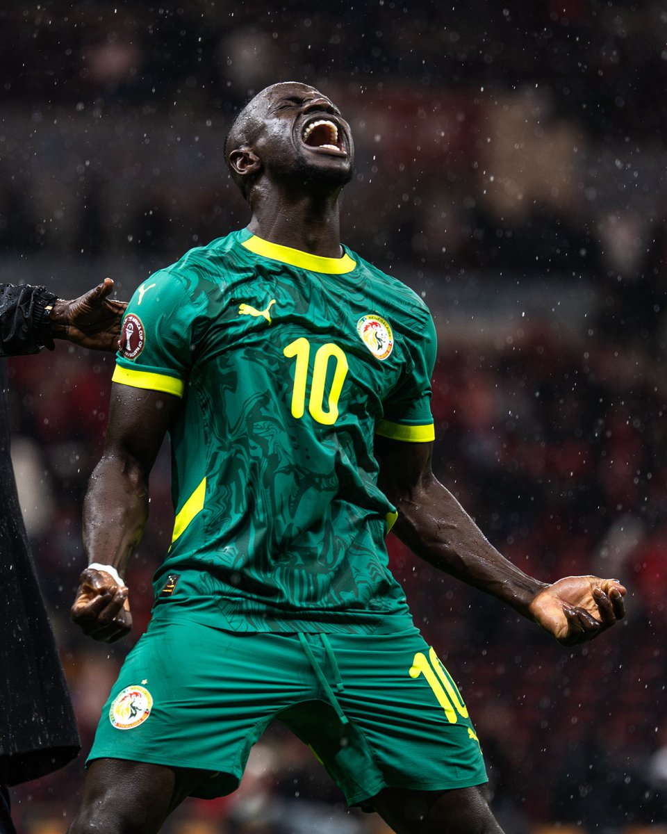 Scholes_photo's tweet photo. CHAMPIONS 🇸🇳💪🏽🏆 https://t.co/fw9V4yLMV4