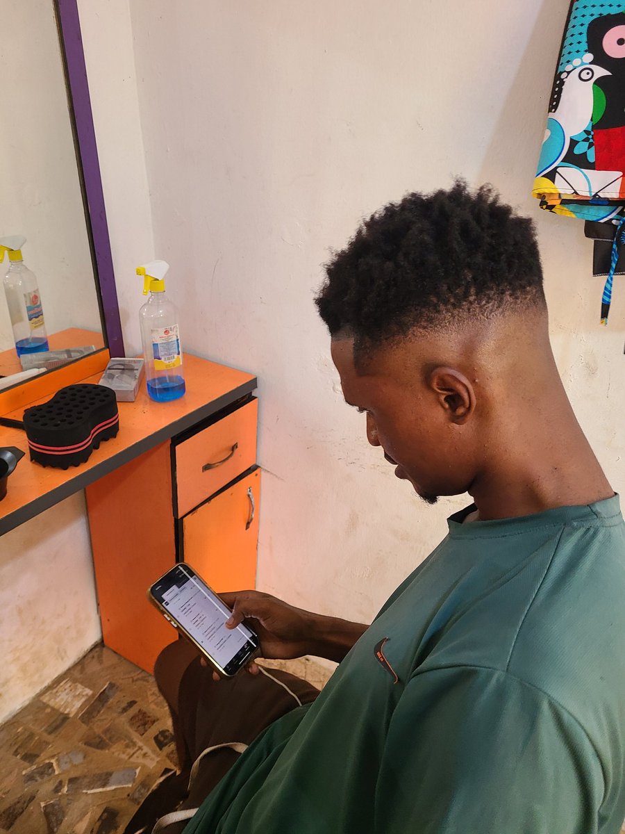 Kola_Emmanuel01's tweet photo. Happy New week ✨️.
Let's add beauty to it here from #DoxaUnisexSalon .
#UnisexSalon #SalonVibes #HairTransformation
#GenderNeutralBeauty #HairCare
#FreshCut #BeautyForAll
#ModernSalon #HairCare
#StyleForEveryone https://t.co/mtWRr08k0q