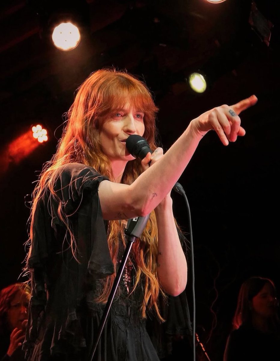 flomachinenews's tweet photo. Collider lists Florence + the Machine as the 9th best female-fronted rock band 🎊
Source: https://t.co/HgsSyp9mCM https://t.co/FhDKnJDBlv