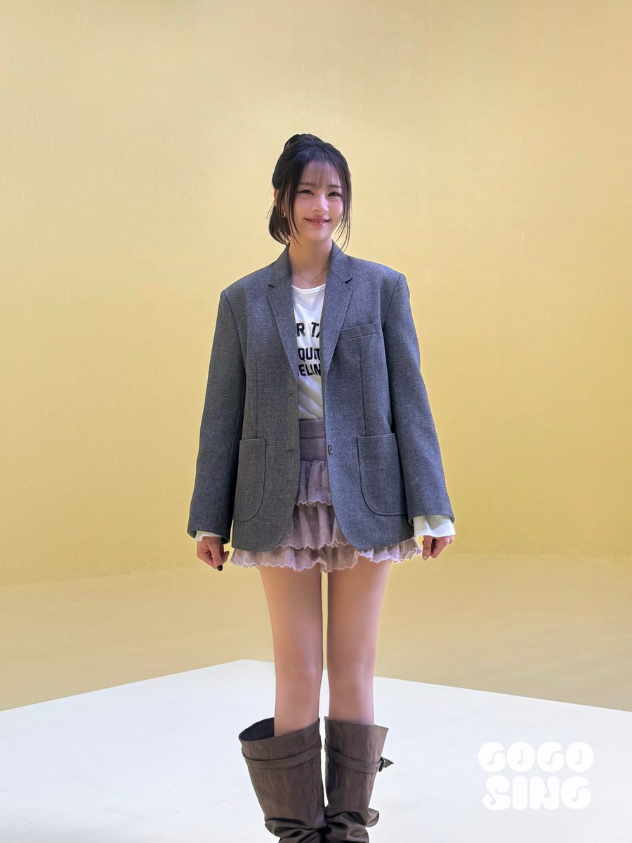 GOGOSING_SLL's tweet image. '외롭지 않네' 부르는 하나를 봐 
외롭지 않네 ˳♪⁎˚

𝗟𝗜𝗩𝗘 𝗗𝗔𝗡 ◽️
🔗youtu.be/dqnyVskkH8A

#하나 #HANA #외롭지않네 #NeverLonely 
#FIFTYFIFTY #피프티피프티
#LIVEDAN #라이브단 #고고씽 #GOGOSING
@we_fiftyfifty