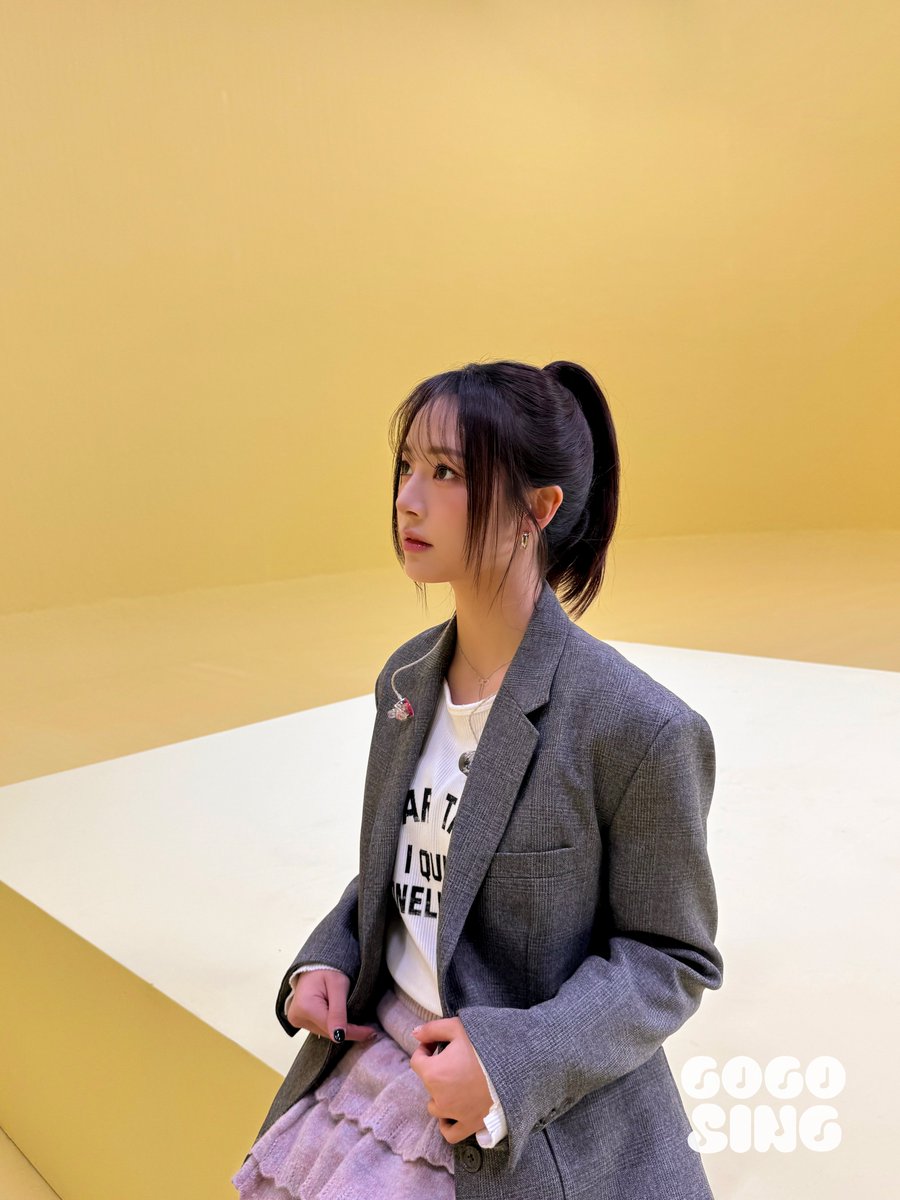 GOGOSING_SLL's tweet image. '외롭지 않네' 부르는 하나를 봐
외롭지 않네 ˳♪⁎˚

𝗟𝗜𝗩𝗘 𝗗𝗔𝗡 ◽️
🔗youtu.be/dqnyVskkH8A

#하나 #HANA #외롭지않네 #NeverLonely
#FIFTYFIFTY #피프티피프티
#LIVEDAN #라이브단 #고고씽 #GOGOSING
@we_fiftyfifty