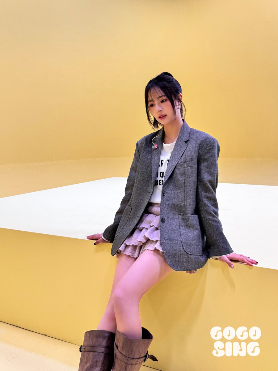 GOGOSING_SLL's tweet image. '외롭지 않네' 부르는 하나를 봐
외롭지 않네 ˳♪⁎˚

𝗟𝗜𝗩𝗘 𝗗𝗔𝗡 ◽️
🔗youtu.be/dqnyVskkH8A

#하나 #HANA #외롭지않네 #NeverLonely
#FIFTYFIFTY #피프티피프티
#LIVEDAN #라이브단 #고고씽 #GOGOSING
@we_fiftyfifty