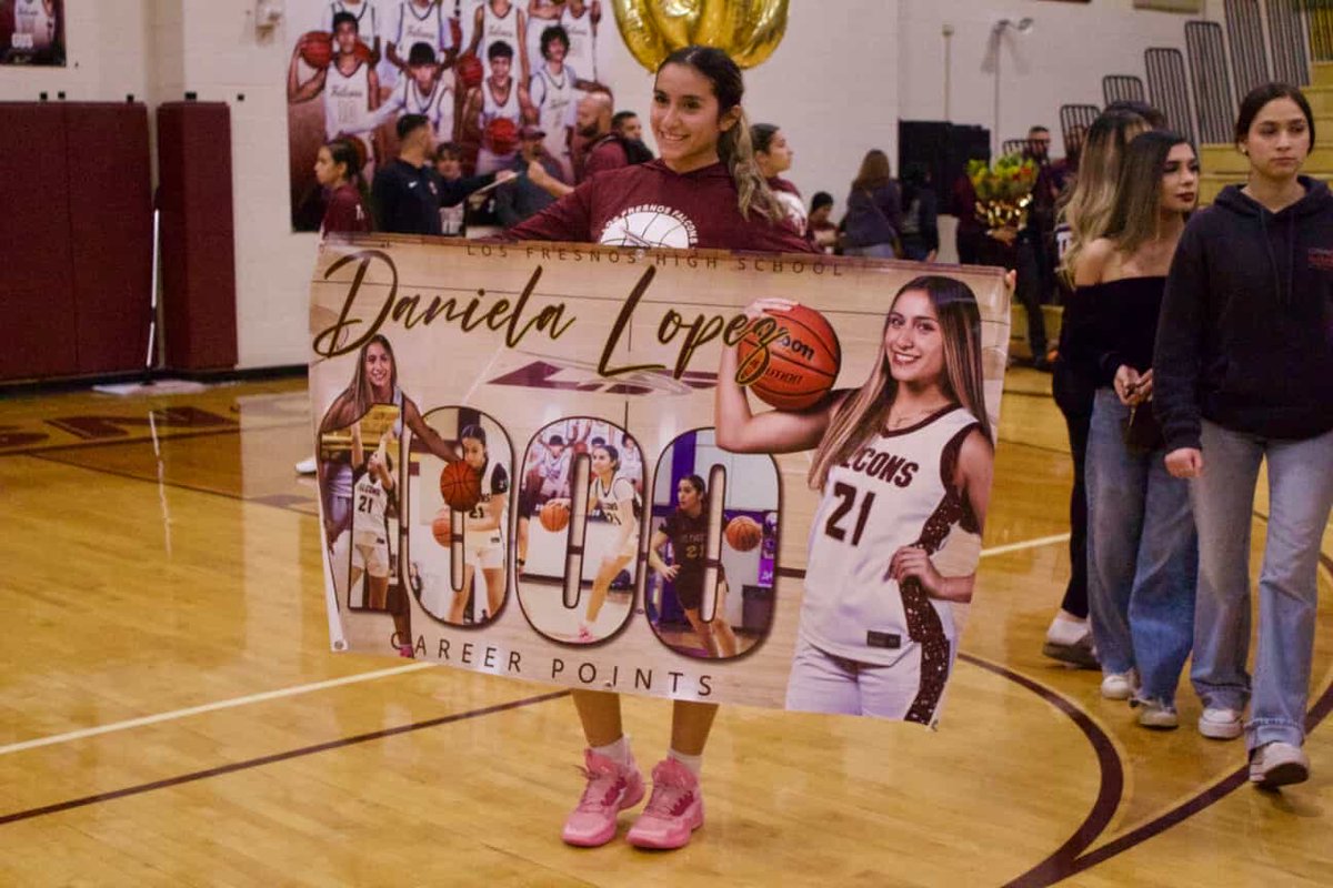 danielalpz2200's tweet photo. 1000+ Point Club!!! Thank you to all my coaches, teammates, family, and most importantly God for giving me this opportunity🤍🤍 #1kpoints #losfresnos #basketball #wbb #gbb #21 https://t.co/HHaUe25ihv