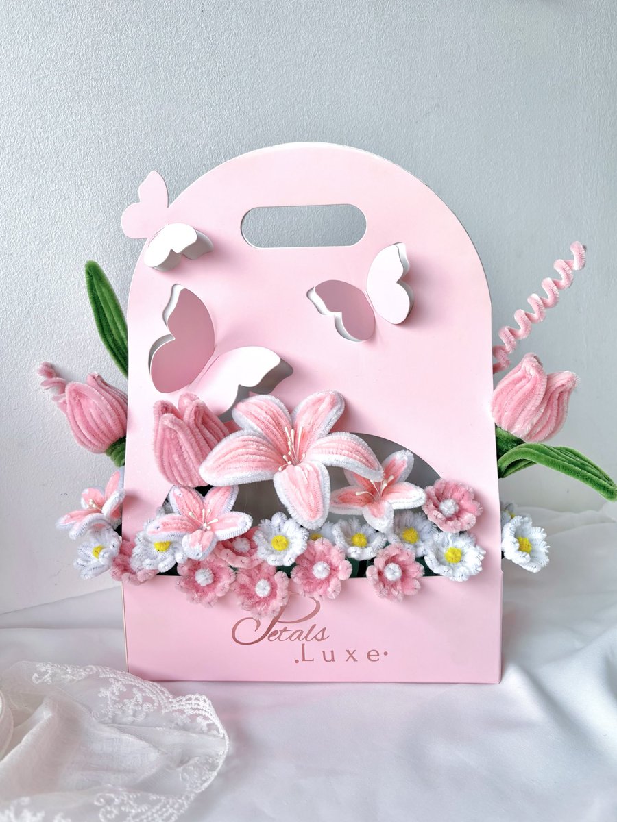 This year i want to start do something yang berguna🤣
Jom la follow my small business fuzzy wire

instagram.com/petalsluxe.my?…