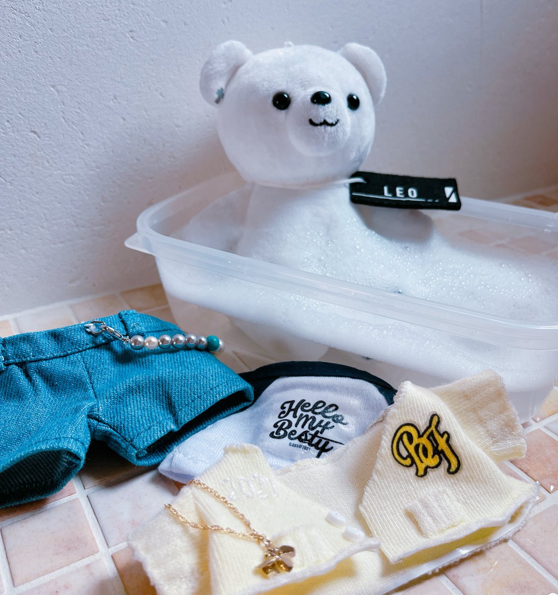 chi_be.first*🦁 tweet media