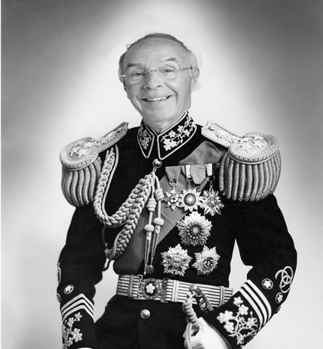 SexoGratweeto's tweet image. Apesar da notícia da vitória do Generalíssimo Marques Mendes na China, as suas forças bateram em retirada para ilha formosa, perseguidas pelas forças do Secretário Geral Seguro.