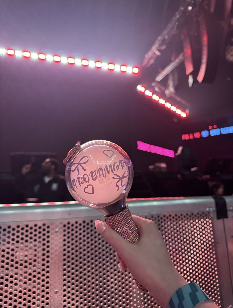 annaluvsbangtan's tweet image. d-day tour ✅
hope on the stage tour ✅
runseokjin tour✅
ARIRANG tour 🔜