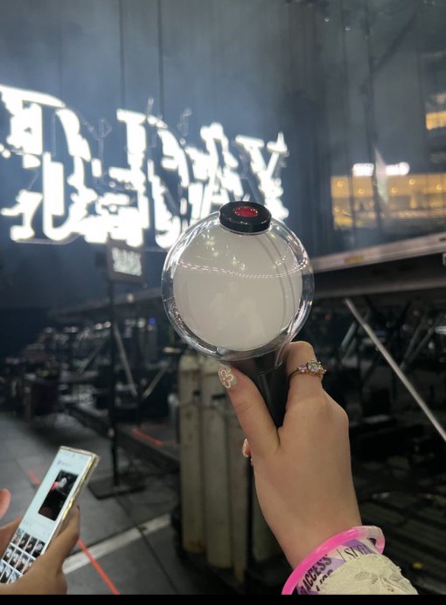 annaluvsbangtan's tweet image. d-day tour ✅
hope on the stage tour ✅
runseokjin tour✅
ARIRANG tour 🔜