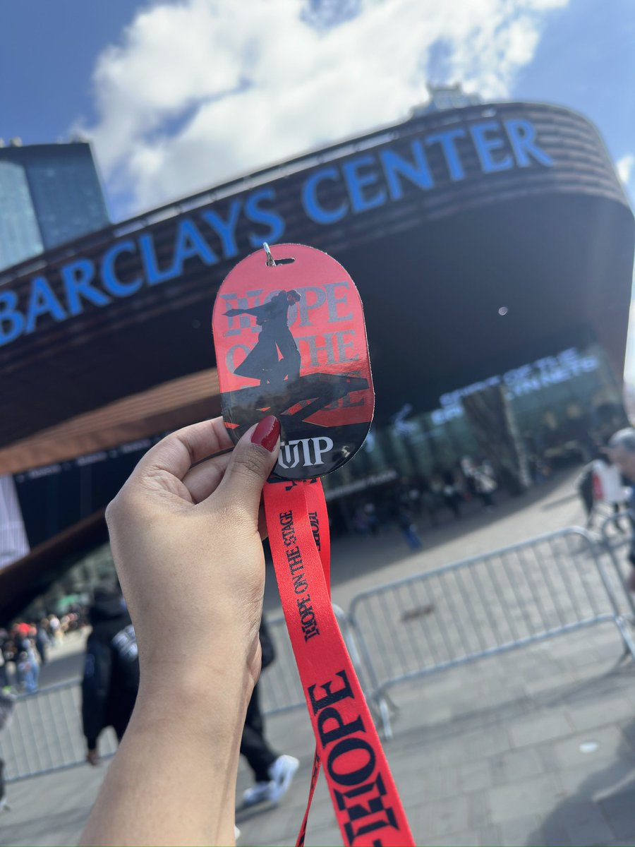 wdytpjm's tweet image. ✨🕯️🍀 manifesting manifesting manifesting 🍀🕯️✨