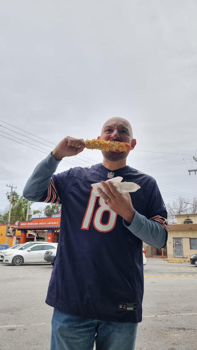 Humberto1479's tweet photo. #NFLEnTelevisa saludos desde Apodaca N.L https://t.co/kbisddcfg8