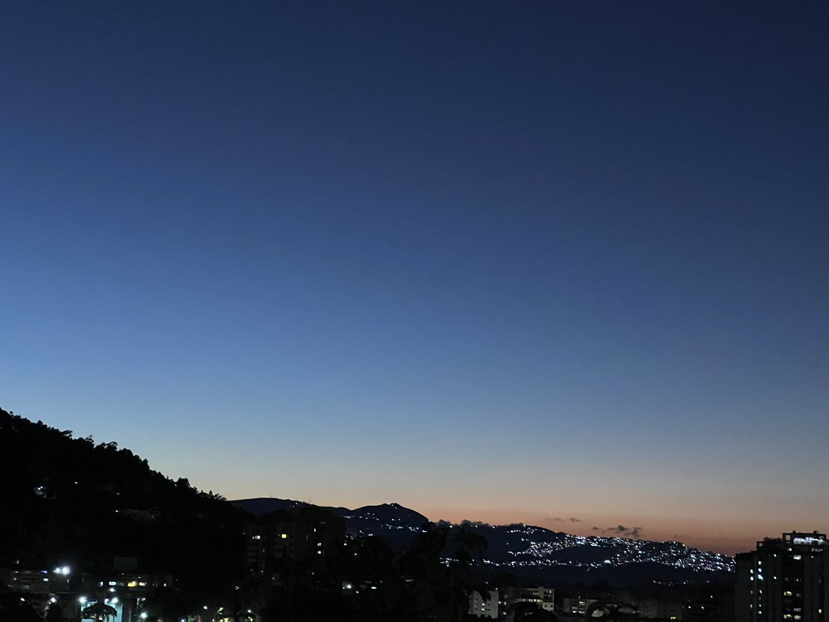 El atardecer de hoy 18 de enero de 2026 en honor a Max Centeno <a href="/oliviaojedag/">Olivia Ojeda</a>