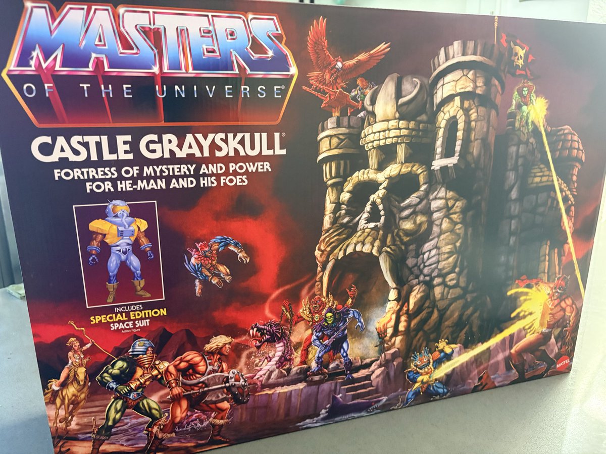 ColorlessTune's tweet image. I may have gone too far in a few places. 

#Mattel #Motu #CastleGraySkull #Unboxing #ToyPhotograpghy