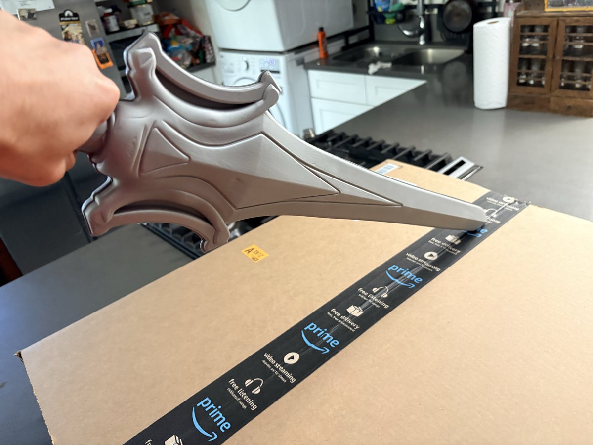 ColorlessTune's tweet image. I may have gone too far in a few places. 

#Mattel #Motu #CastleGraySkull #Unboxing #ToyPhotograpghy