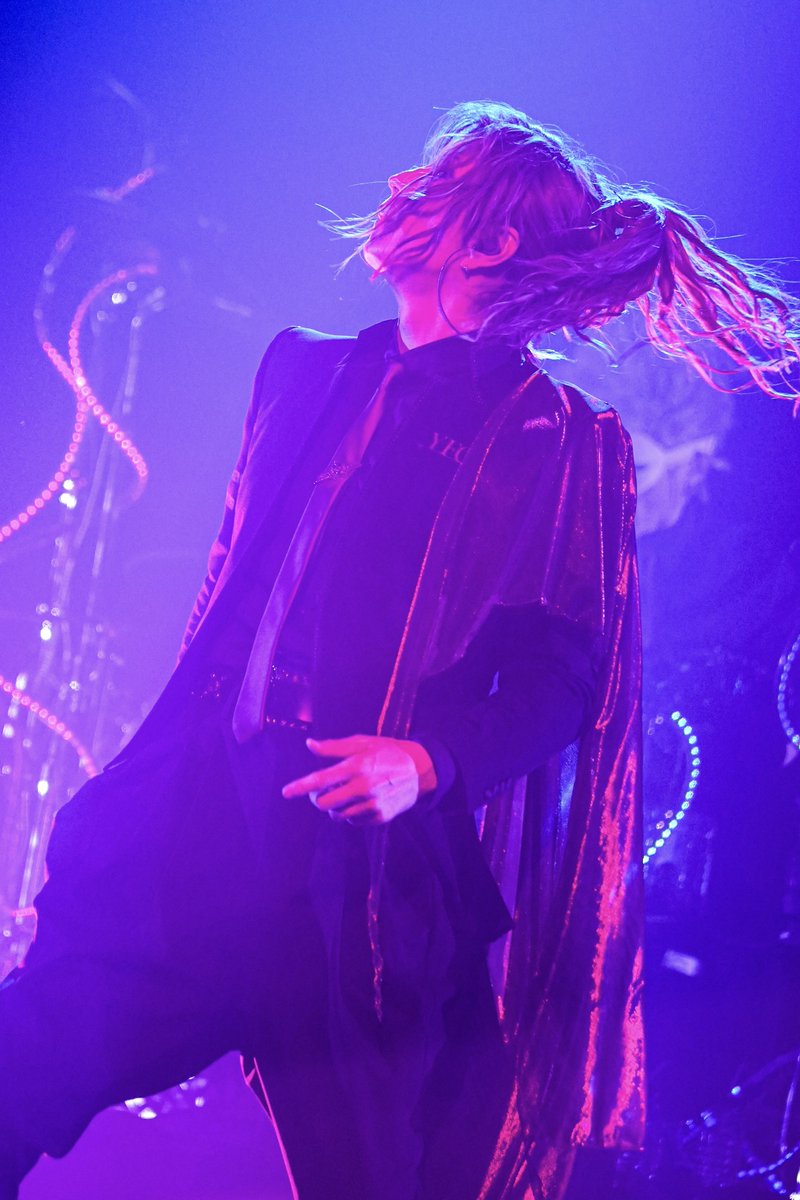 January 18, 2026,
昨日、
YFCzのWORLD TOURが幕を開けた。

いいLIVEだった。
新章の始まりに相応しい夜だった。
集まってくれたみんなの表情も
叫び続けていたあの声も
未だにずっと残ってる。

少し休憩した後、
南アメリカツアーが始まる。

南アメリカの多くのファンが、