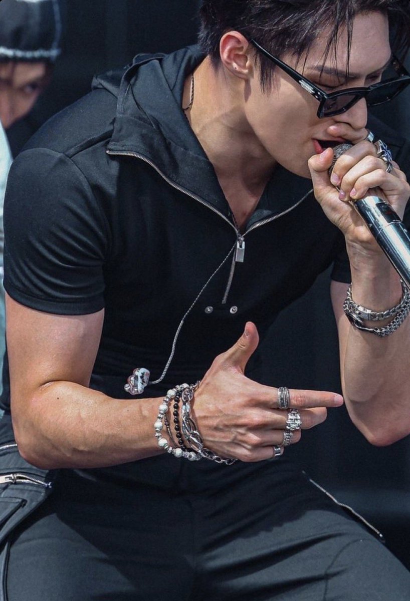 tyudeonggie's tweet image. oh shut UP