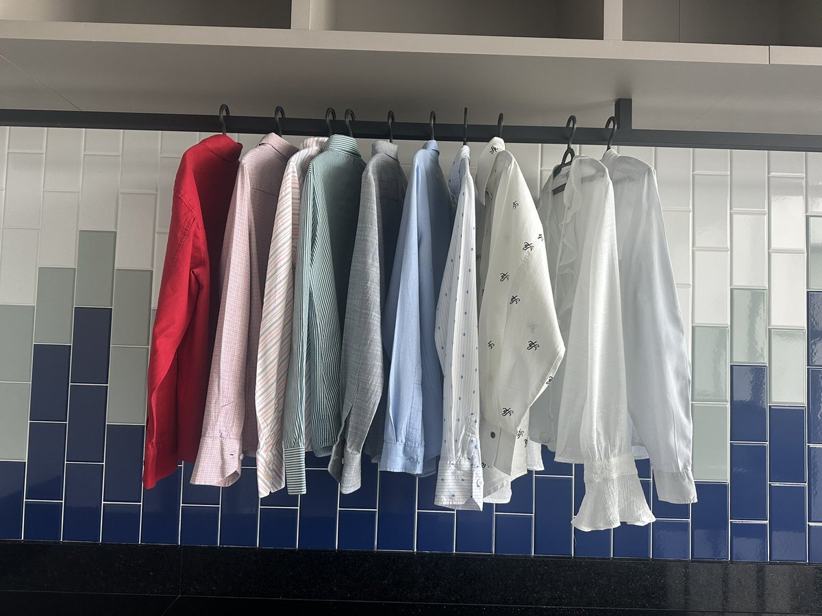 farialoloca's tweet photo. Duas semana garantida com camisas passadas 🙏 https://t.co/DiecwGQrZX