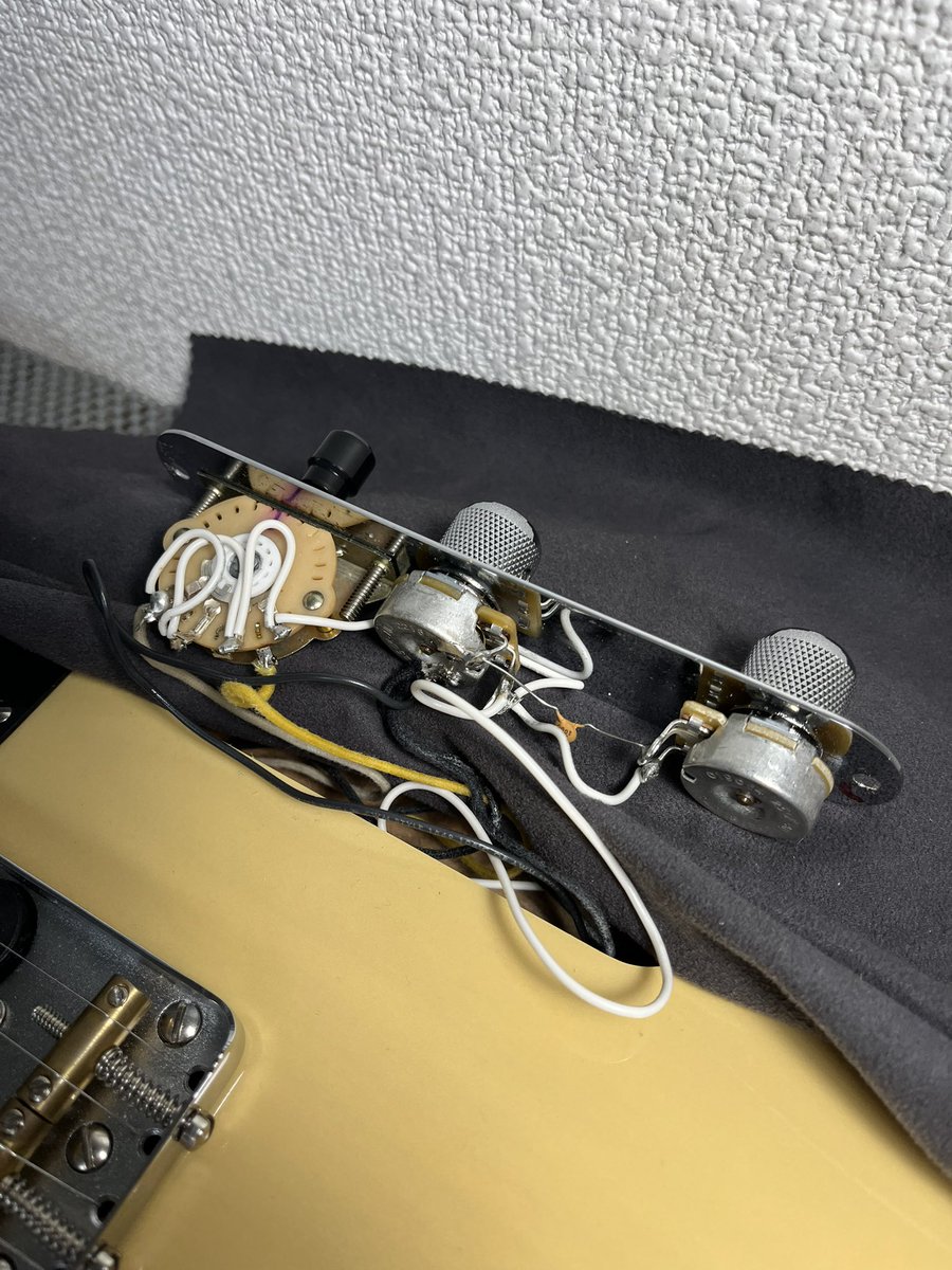RM_Instruments's tweet image. テレキャスターのピックアップ交換。
山梨県にて、直接お預かりさせていただきました。

1時間ほどお待ちいただき、当日にご納品いたしました。

料金表
ruinamiyashiro.jp/repair-price/