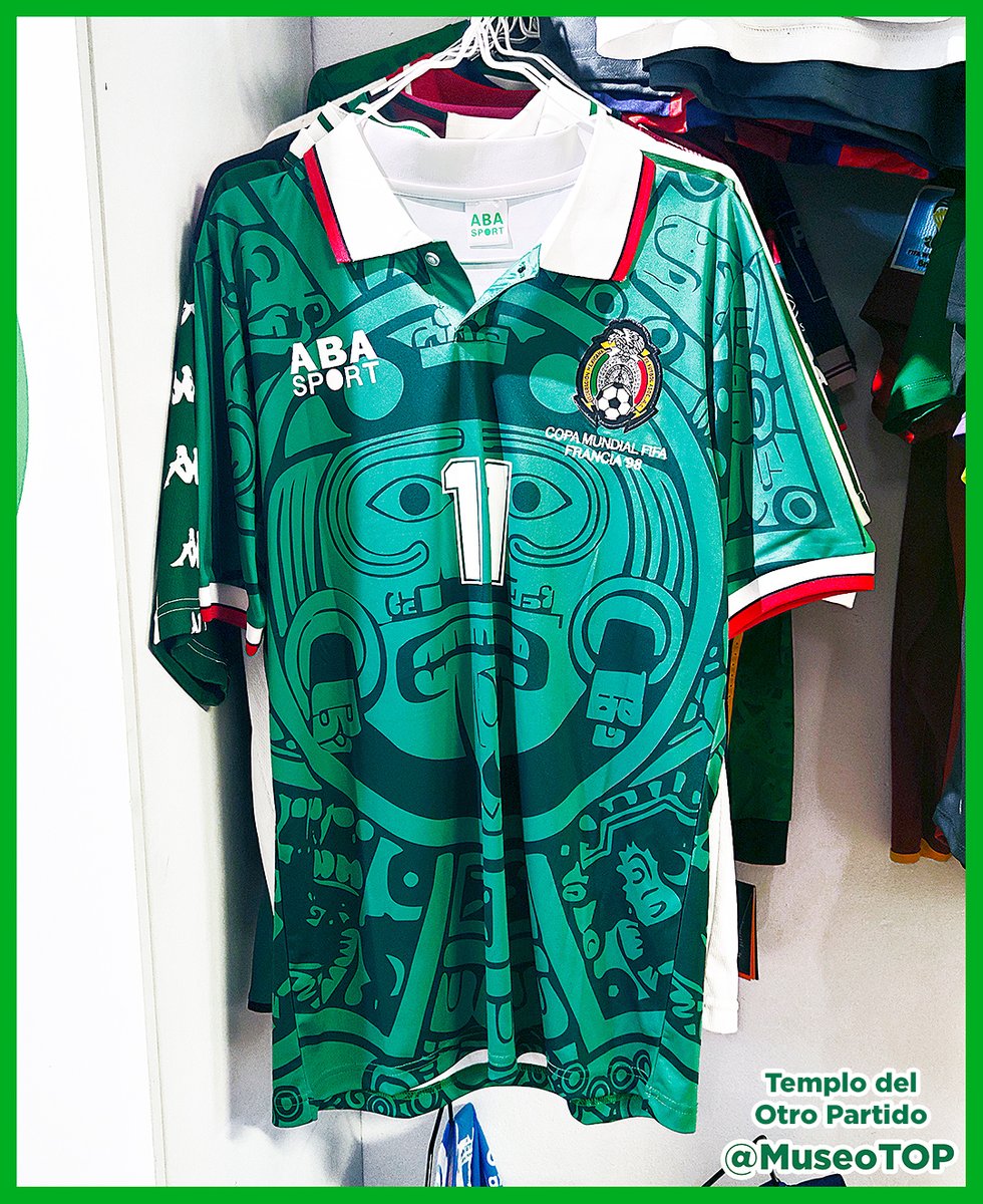 MuseoTOP's tweet image. 17-01-2026. 53º cumple de Cuauhtémoc Blanco: la mítica camiseta de México (1998) brilla en el TOP, el Museo de Marketing Deportivo de Claudio Destéfano. Historia completa en Instagram 👉 @museoTOP. Contenido: @mlopezarce #CuauhtemocBlanco #Mexico #Mundial98 #MuseoTOP