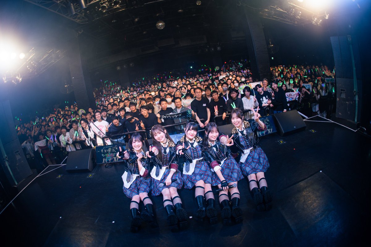 SHINEPOST_PJ's tweet image. 「シャインポスト Be Your ライブ！ep.01 @ Yokohama Bay Hall」
夜公演の集合写真＆ライブでの写真を公開いたします！

オンライン配信は1月24日(土)まで購入＆視聴が可能👀✨お見逃しなくっ💨💨
💎オンライン配信のご案内💎
shinepost.bitfan.id/events/15566

#シャインポスト #シャインポストBeYourライブ